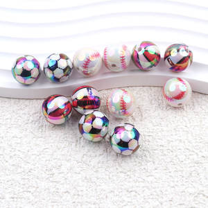 Perles en vrac acryliques en gros 16MM perles en vrac acryliques de football plaquées UV pour la fabrication de bijoux - Product Image 1
