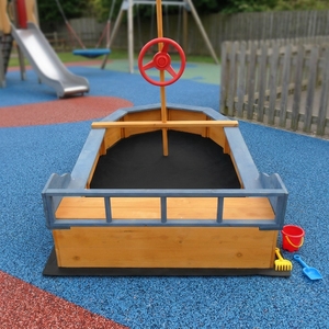 SHUNDA SDSB004 Grand <span class=keywords><strong>bac</strong></span> <span class=keywords><strong>à</strong></span> <span class=keywords><strong>sable</strong></span> en bois en forme de bateau pour enfants de 5 <span class=keywords><strong>à</strong></span> 14 ans et plus, unisexe, origine Fujian, jeu de jardin - Product Image 1