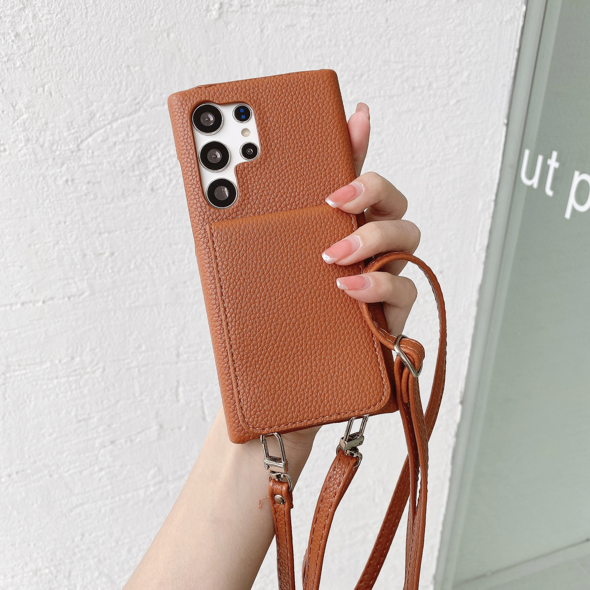 สีน้ำตาล