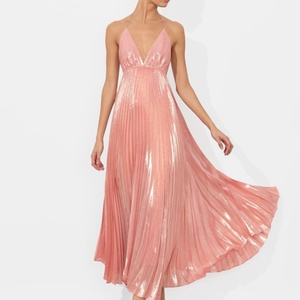 Nouvelle Robe de Soirée Élégante pour Femme, Col en V, Dos Nu, Silhouette Évasée, Plissée, à Volants, Col Halter, Longue, Idéale pour les Fêtes - Product Image 1