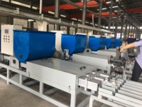 Machine de fabrication de palettes en bois compressées automatique de grande capacité