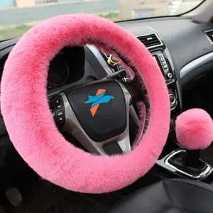 Couverture de <span class=keywords><strong>volant</strong></span> de voiture en fausse fourrure de mouton moelleux de style sport de 15 pouces Design élégant pour VW pour l'<span class=keywords><strong>hiver</strong></span> - Product Image 2