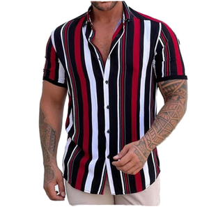 <span class=keywords><strong>Camicia</strong></span> <span class=keywords><strong>a</strong></span> Maniche Corte da <span class=keywords><strong>Uomo</strong></span> <span class=keywords><strong>a</strong></span> <span class=keywords><strong>Righe</strong></span> Verticali <span class=keywords><strong>Rosse</strong></span>, Nere e Bianche - Top Casual con Bottoni per Streetwear e Occasioni Festive - Product Image 1