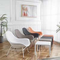 Chaise de patio au design moderne avec assise en PP et structure en métal, imperméable, écologique, légère, chaise longue de jardin d'extérieur