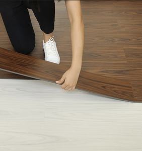 Muestra gratis azulejos <span class=keywords><strong>de</strong></span> porcelana gris baratos parquet vinilo <span class=keywords><strong>falso</strong></span> <span class=keywords><strong>madera</strong></span> clic suelo para gimnasio - Product Image 5