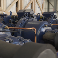Unité de condensation à compresseur à vis 3 parallèles 50 CV Water Cool pour machine de réfrigération basse température pour stockage industriel alimentaire