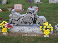 Pierre tombale de moto en granit noir personnalisée pour cimetière, prix abordable
