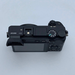 Cámara Sony A6300 de Segunda Mano, 24.2MP, Sensor APS-C CMOS, Cámara 4K para Vlogs - Product Image 3