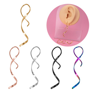 2 boucles d'oreilles torsadées conçues <span class=keywords><strong>pour</strong></span> femmes, adaptées aux piercings d'oreille, y compris le <span class=keywords><strong>cartilage</strong></span>, en acier inoxydable N81190 - Product Image 2