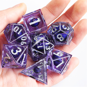 Mini planète jeux <span class=keywords><strong>de</strong></span> bureau personnalisés Dragon Dungeon <span class=keywords><strong>jeu</strong></span> <span class=keywords><strong>de</strong></span> dés en résine polyédrique à noyau liquide motif d'impression à bords pointus mdn RPG dés - Product Image 6