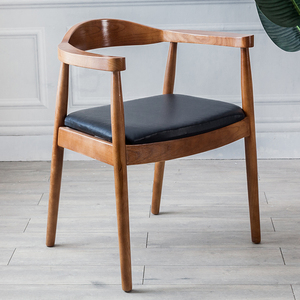 Poltrona Presidenziale Kennedy Stile Nordico Hiroshima con Schienale per Sala da Pranzo e Soggiorno, Poltrona in Legno Massello per Ristorante - Product Image 1