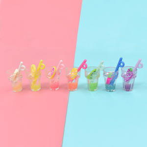 Adornos de resina luminosos con forma de botella de cerámica suave con diseño de frutas para decoración de casas de muñecas, manualidades, llaveros y fabricación de joyas DIY - Product Image 1