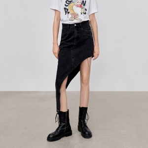 Minifalda de Mezclilla Negra Asimétrica Vintage de Alta Calidad para Mujer, Personalizada al por Mayor - Product Image 2