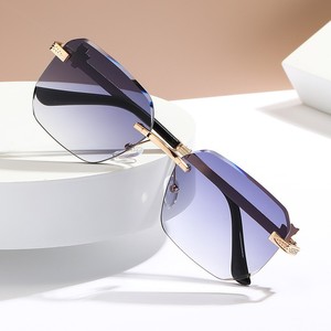 Vente chaude été pliant femme lunettes <span class=keywords><strong>de</strong></span> soleil lunettes <span class=keywords><strong>de</strong></span> soleil Portable Uv380 <span class=keywords><strong>nuances</strong></span> lunettes <span class=keywords><strong>de</strong></span> soleil - Product Image 6