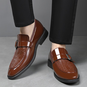 Mocassins en cuir verni pour hommes, à bout pointu, avec boucle, chaussures de bureau habillées, toutes saisons, couleur unie, tendance mode - Product Image 3