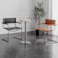 Fauteuils en acier inoxydable de conception nouvelle Rikkasi, fabriqués en usine au Guangdong, style moderne Wabi-Sabi, avec accents en cuir de selle, pour salon et chambre à coucher