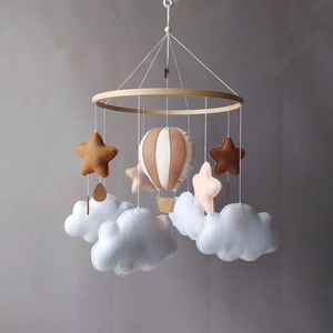 Montgolfière personnalisée mobile pour bébé vente en gros de mobile en feutre rotatif neutre amovible bon marché nordique - Product Image 4