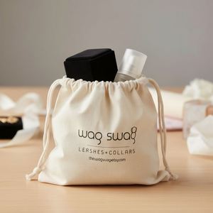 Sac à bonbons de Noël en coton et lin avec logo personnalisé en estampage à chaud, sac en mousseline recyclé avec cordon de serrage, emballage alimentaire, pochette cadeau pour fête de fin d'année - Product Image 2