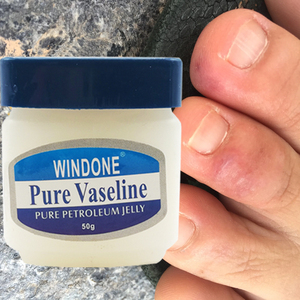 Crème hydratante et réparatrice sans additifs pour les lèvres, les mains et les pieds, universelle pour le soin des hanches des bébés - Product Image 1
