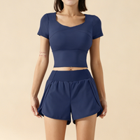 Ensemble de yoga 2 pièces pour femme, haut court à col en V et manches courtes, short de course taille mi-haute à séchage rapide, tenue de sport et fitness