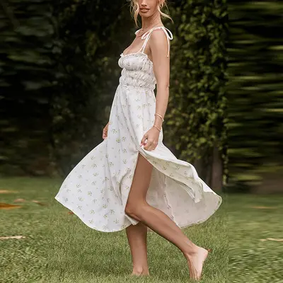 Schlussverkauf koreanische Kleider neue Mode Dame süßes rückenfreies Kleid für Mädchen Sommer Boho plissiert Maxi-Blumenträger Damen