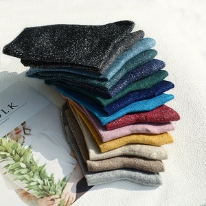 Calcetines de moda al por mayor para mujer, con purpurina, metálicos, brillantes, dorados, plateados, con hilo de lurex, estilo holgado, de punto, para uso diario - Product Image 2