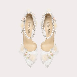 Eleganti <span class=keywords><strong>Tacchi</strong></span> da Sposa Bianchi <span class=keywords><strong>con</strong></span> Cinturino alla Caviglia <span class=keywords><strong>con</strong></span> Perle, Decorazione Floreale in Pizzo, Scarpe Romantiche per Spose - Product Image 3