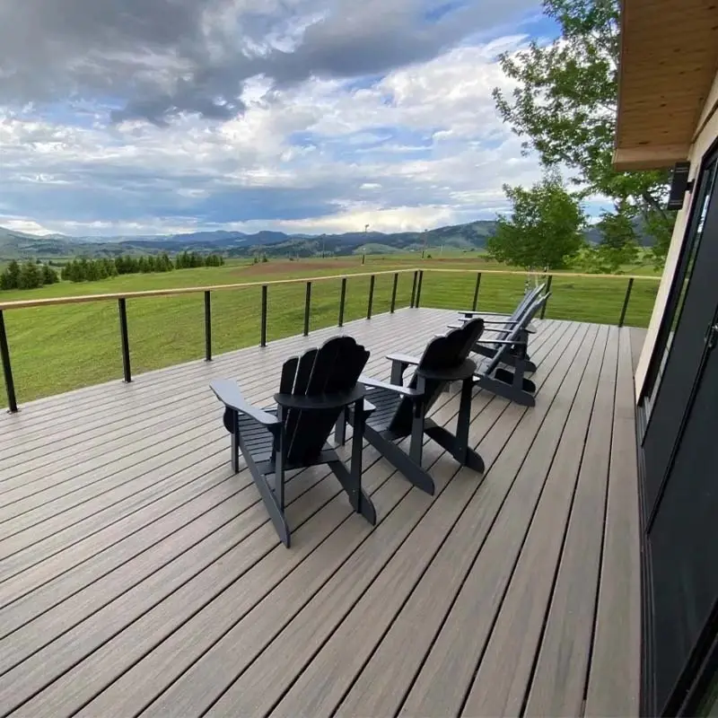 Panneaux de terrasse en bois/Wpc composites en plastique pour extérieur faciles à installer Tuiles de terrasse