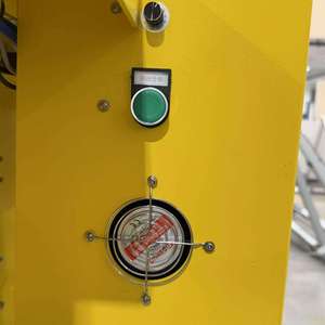 Machine d'emballage automatique de palettes haut de gamme avec entraînement à couple élevé, chargement rapide des sangles, emballage de boîtes en carton ondulé et de charges lourdes - Product Image 4