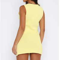 Ensemble 2 pièces personnalisé pour femme : Crop top sans manches à nouer devant et mini-jupe moulante, idéal pour les soirées d'été et les clubs