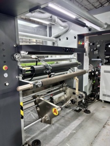 Conformité réglementaire <span class=keywords><strong>Plastifieuse</strong></span> industrielle automatique de qualité alimentaire sans solvant 500 M/min Papier plastique à économie d'énergie de haute précision - Product Image 4