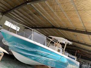 Barco de Pesca de Fibra de Vidrio de Alta Calidad Fabricado en China, Motor para Cruceros Marítimos, Lancha Rápida con Media Cabina - Product Image 2