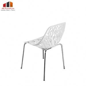 Chaise <span class=keywords><strong>de</strong></span> salle à manger en plastique avec dossier ajouré et pieds en métal, chaise moderne polyvalente pour la maison, le restaurant, le café, le bureau, les réunions - Product Image 3