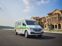 Camion médical mobile diesel Maxus V70 de fabrication chinoise avec caméra de radiographie, transmission automatique, utilisation clinique, ambulance