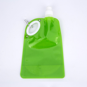 Bolsa Reutilizable con Boquilla, Bolsa de Plástico Verde con Tapa y Gancho Mosquetón para Uso Personal - Product Image 2