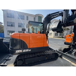 Mini-excavatrice d'occasion Develon DX60D, poids opérationnel de 6 tonnes, excavatrice hydraulique sur chenilles d'occasion avec une capacité de godet de 0,25 m³ - Product Image 2