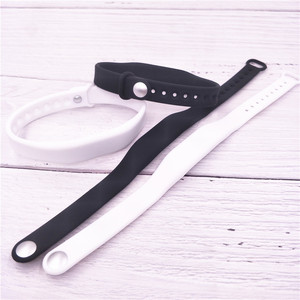 Pulsera de Silicona con NFC Personalizada GSC, Estilo Moderno, Brazalete RFID para Control de Acceso - Product Image 3