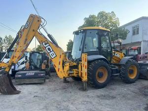 Chargeuse-pelleteuse JCB 4CX d'occasion, modèle 2022, capacité de charge nominale de 9 tonnes, pompe hydraulique MOOG pour la construction, la location et le défrichement - Product Image 5