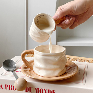 Ensemble de tasses à café en céramique froissée avec soucoupe et anse assorties, pour une décoration intérieure moderne et minimaliste et des cadeaux créatifs - Product Image 2