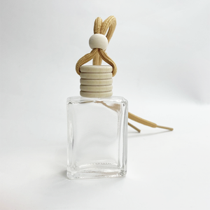 Ciondolo fragranza per auto di lusso interni per auto oli profumati vuoti imballaggio bottiglia di profumo appesa per auto con coperchio in legno - Product Image 6