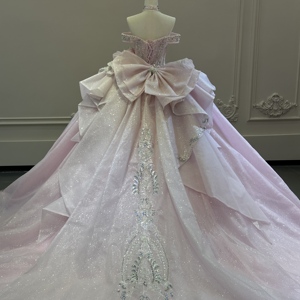Vestido de Quinceañera Rosa Wx251 para Niñas de 15 Años, Moderno con Escote Corazón, Top de Encaje, Corsé, Brillos y Falda de Princesa con Cola Capilla - Product Image 5