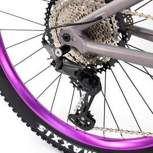 Bicicleta de Montaña Rígida de Aluminio de 27.5 Pulgadas, 12 Velocidades, Frenos de Disco Hidráulicos, Horquilla de 150 mm de Recorrido, Neumáticos Maxxis, Enduro, Dirt Jump - Product Image 6