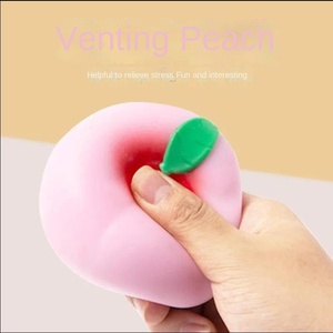 Jouet anti-stress créatif en forme de pêche, poupée réaliste en forme de fruit de pêche, figurine mignonne, gadget de décompression pour le bureau - Product Image 3