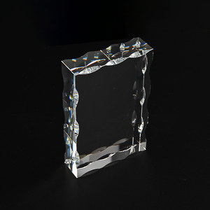 Bán Buôn Tùy Chỉnh Pha Lê Thủ Công Mỹ Nghệ Rõ Ràng Trống 3D Laser Khắc Pha Lê Cube Khung Ảnh Lưu Niệm Quà Tặng Cho Trang Trí Nội Thất - Product Image 3