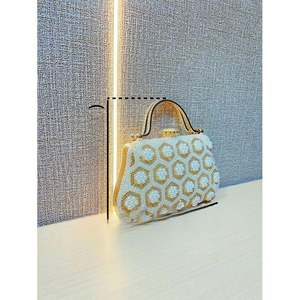 Bolsos de Noche con Forma de Corazón y Pedrería para Mujer, Bolso de Mano de Cristal Dorado para Fiesta de Graduación - Product Image 4