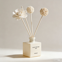Vente en gros usine Nouveauté Bouteille diffuseur à roseaux en verre rayé de 50 ml avec couvercle, Bouteille d'aromathérapie pour la décoration intérieure