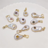 Pendentif irrégulier en perle baroque d'eau douce naturelle, plaqué or, zircon coloré, faible MOQ, vente en gros pour la fabrication de bijoux