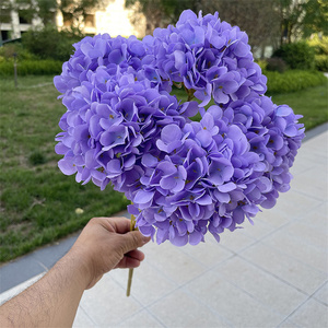 باقة زهور هدرانج من الحرير 5 رؤوس بيضاء تصلح كزهور لزينة حفلات الزفاف - Product Image 6