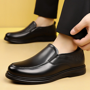 Mocasines de cuero genuino para hombre, con punta redonda, sin cordones, suela de goma suave, zapatos casuales de otoño para papá, talla grande - Product Image 3