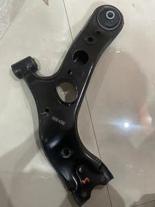 La suspension automatique de haute qualité partie le bras de commande inférieur avant OEM 48069-42050 48068-42050 pour RAV4 - Product Image 3